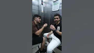 سوالف قدام الباب 