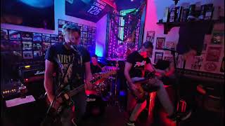 Download Lagu NIRVANA-SI - Tribute Band - Aneurysm - Live at Harat's Pub - Ljubljana - Slovenia - december 2025 MP3
