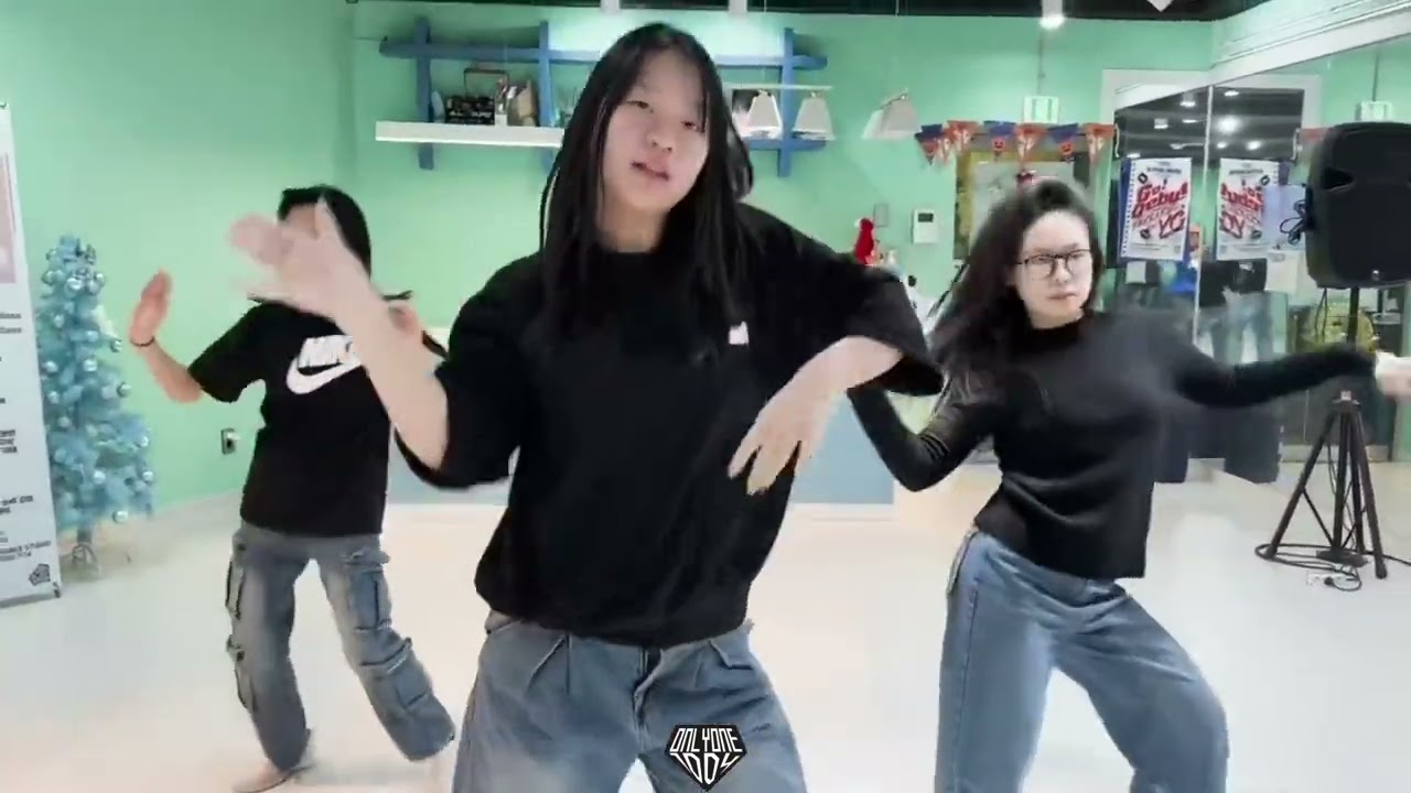 IVE (아이브) -  Bang Bang