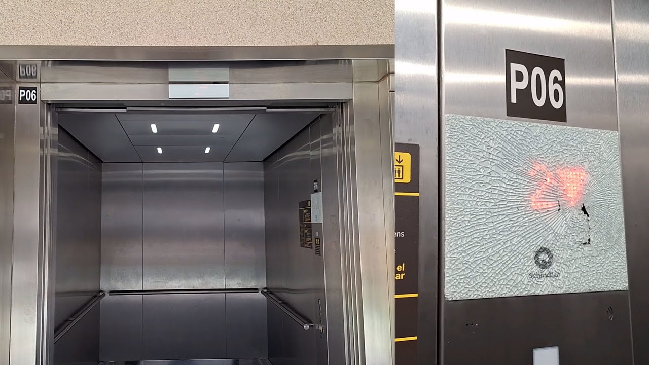 3 Grandes Ascensores Schindler 5500 - Aeropuerto de Gran Canaria, Gran Canaria / España.