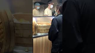 Queueing for Baos in Hongkong #food #bao #steamed #buns #hk #streetfood