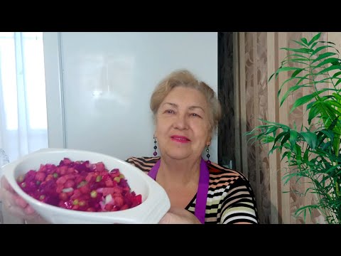 Видео: Вкусный и полезный салат из свеклы .Его вкус вас покорит. Съедят за минуту.Просто объедение