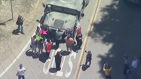ICE agents clash with protesters during Ventura immigration raid