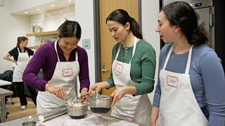 Lettuce help you become a better cook!
At the Bakke Recreational Center here on the UW–Madison campus, students learn how to prepare nutritional meals and tasty treats as a way to fuel healthy, active lifestyles.
https://recwell.wisc.edu/nutrition-education/
Produced & edited by Evan Pallitta, 24 Lettuce help you become a better cook!