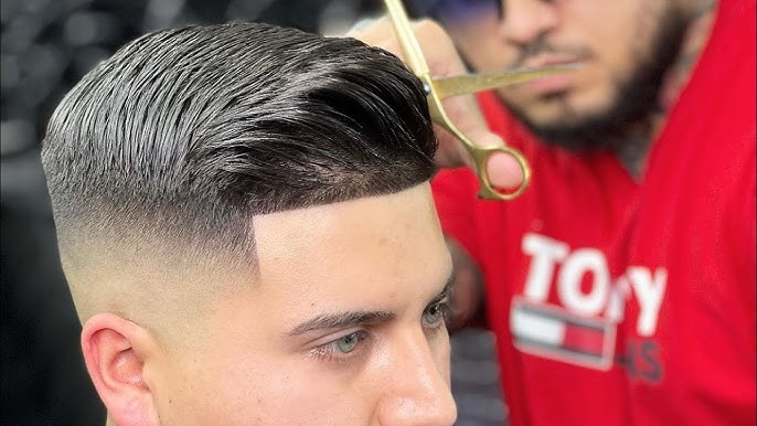 Barbearia Do Zaca - Corte simples infantil mas com qualidade, e aquela  famosa listra para fazer a divisão do cabelo , degradê bem feito natural e  sem pigmentação. #barbeshop #barbeariatorres💈 #barbeirocomorgulho  #barbearia #