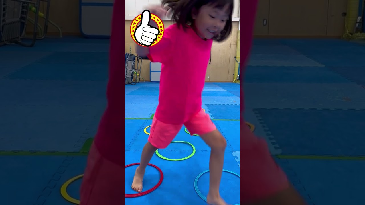 ケンケンパ！対決 まりちゃんいずちゃんチャンネル - YouTube