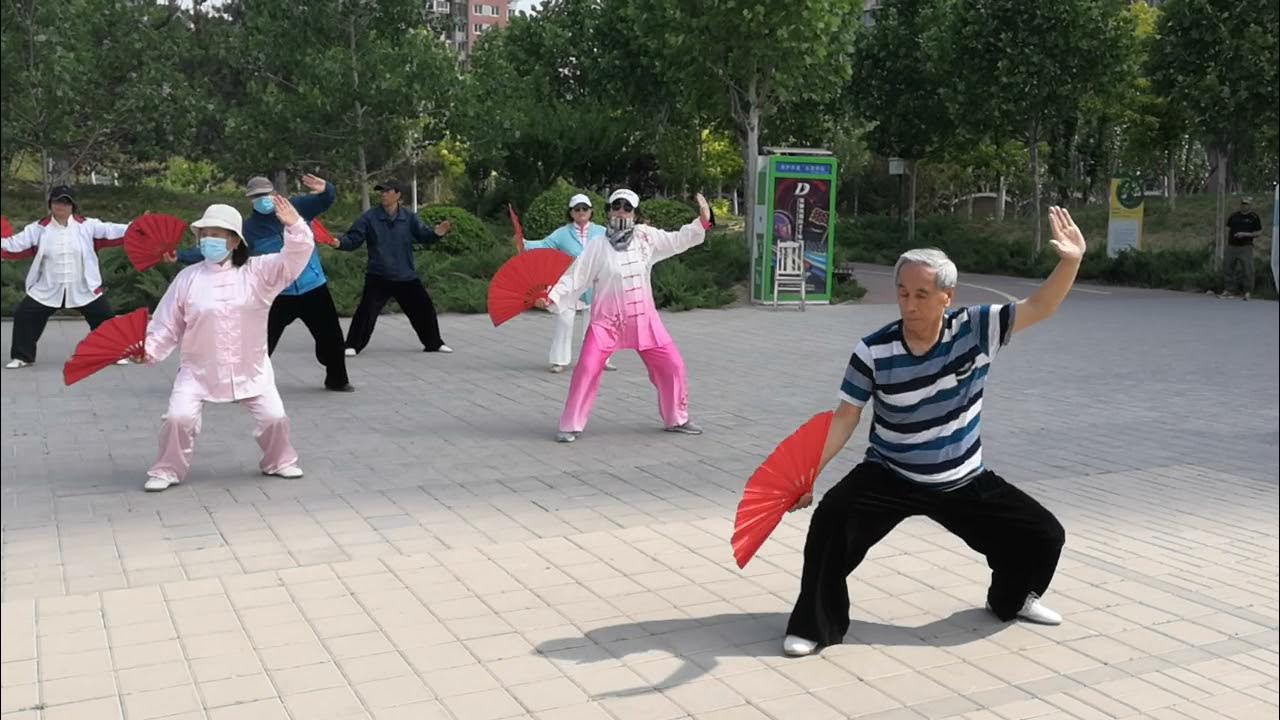 Китай Тай чи в парке