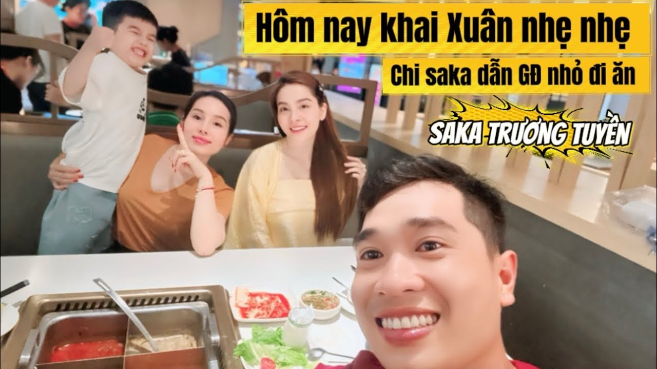 Đầu năm khai Xuân chị #sakatruongtuyen dẫn GĐ nhỏ đi tung tăng ăn uống nhẹ nhẹ cái nè hihi❤️❤️