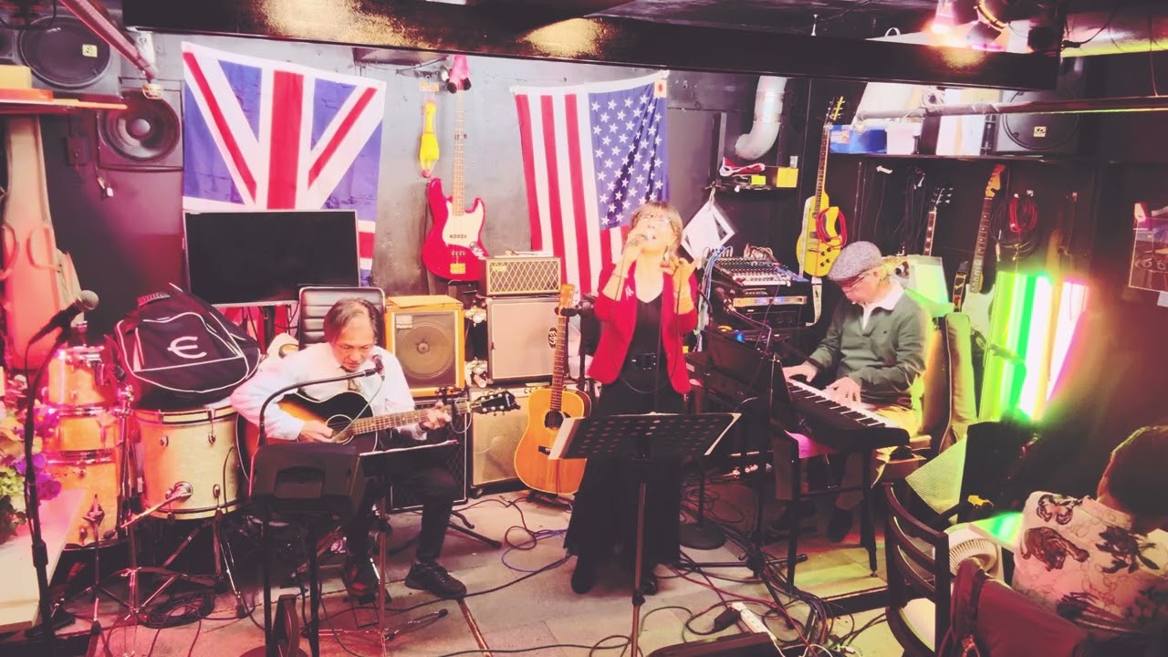 ヘッドライト・テールライト《MUSIC＆BARまじかな》