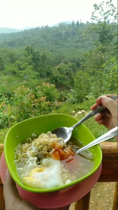 MAKAN MIE REBUS DI ATAS PUNCAK | HALU STORY #shorts  #storyhalu #storyig #storywa