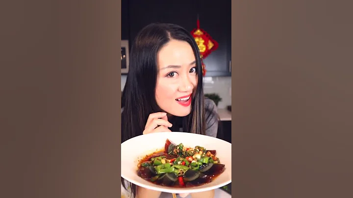 1000 year old egg with spicy sauce, how I eat this in Chinese way! 青椒皮蛋 - DayDayNews