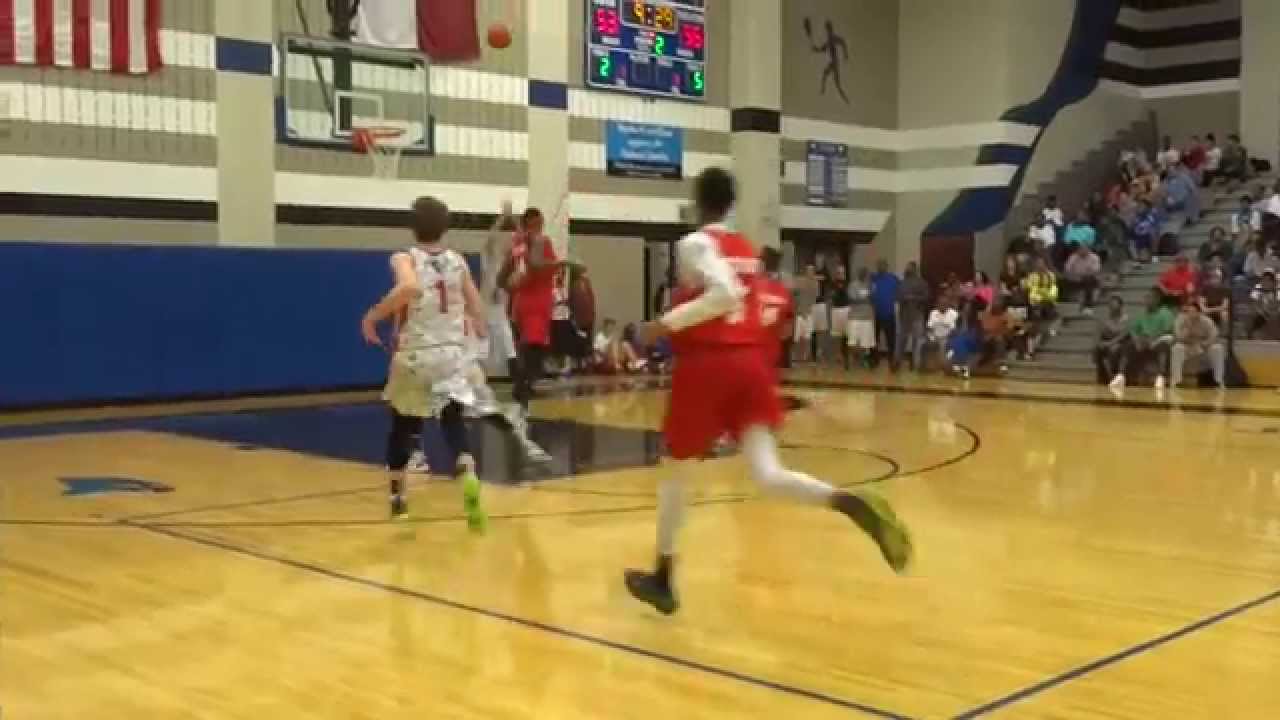 2015 Matt McQuaid of Team Texas Elite catches the lob!