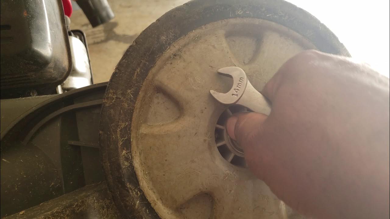 honda lawnmower repack hxr217HXA wheel/clutch bearings - YouTube