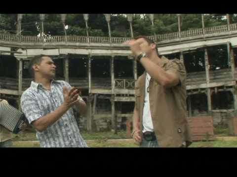 Watch the video for A Mi Tambien Me Paso Lo Mismo
