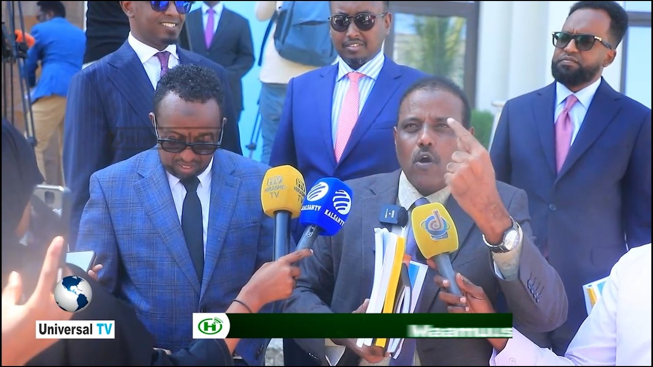 Xaadoole “Waa ansixinay dastuurkii bal aan aragno mucaaradkii hooga iyo balaayada ku hadaaqayay”