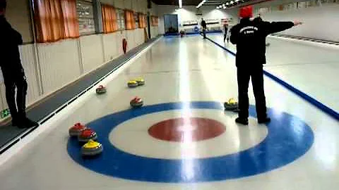 Curling - perfect hit by skip Tveter