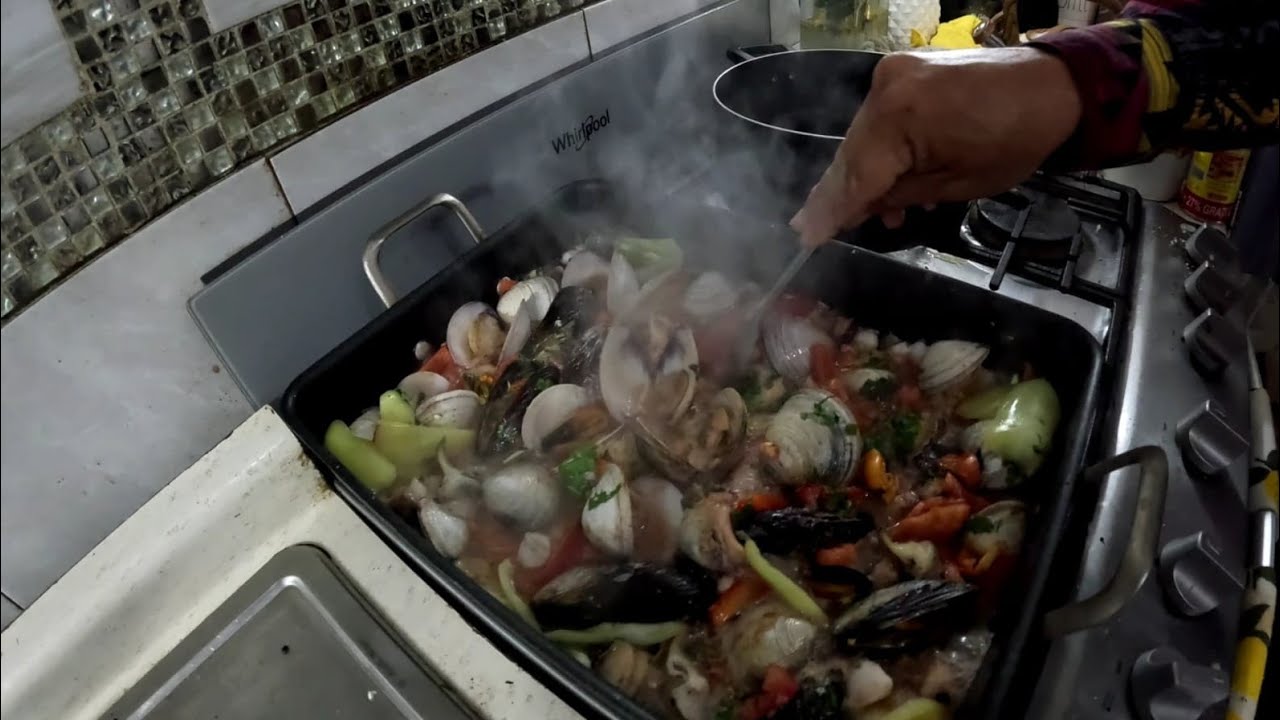 Paella irresistible:🦀 con mejillones y mariscos🦞 de la baja California norte mex.