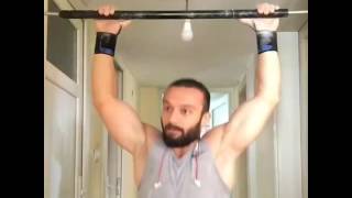 Aynı Sorudan Bıkmış Usanmış Body Fitnessçı Haltercan Omzugeniş - Aykut Elmas