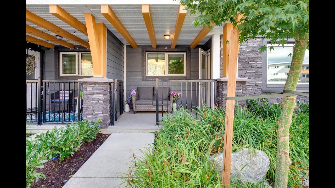 Ground Floor Corner Condo in Nanaimo | Lakeview Terrace | 2 Bed 2 Bath with Storage + EV Ready