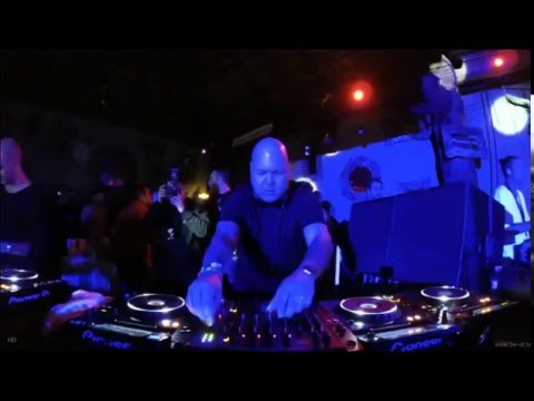 Alan Fitzpatrick 14 Jan 2016 BPM Drumcode, Blue Parrot