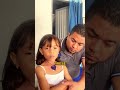 Lei desiderava la collana, ma suo padre...