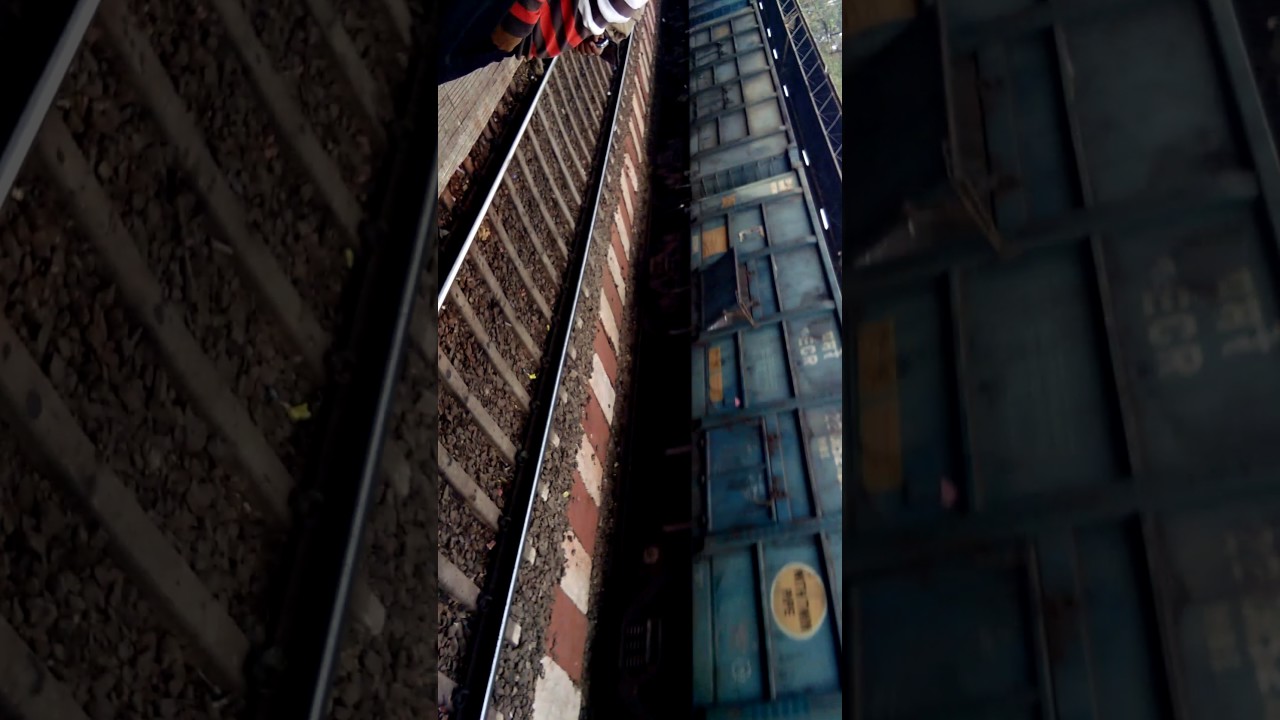 RAJA KI MANDI RAILWAY STATION KI VARDAT