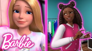 ¡BARBIE ESTÁ RODEADA DE PAPARAZZI! 🎥 Barbie y Barbie en plató | Clip by Barbie en Español 13,718 views 3 weeks ago 2 minutes, 18 seconds