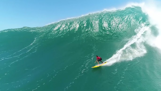 Monster Swell - Uluwatu, Bali 