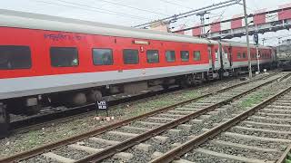 12618 Hazard Nizamuddin to Ernakulam Mangala Lakshadweep Express departure at Bhopal junction