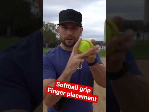 This grip tip fixes bad spin when throwing a softball #fastpitch #slowpitchsoftball