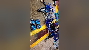 axial wraith spawn 2.2 gets some new boots 💙