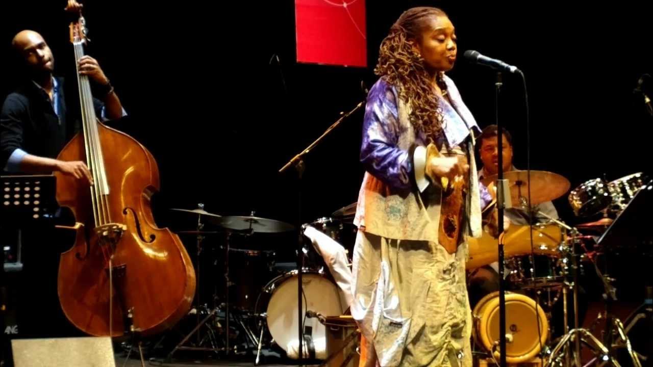 Dee Alexander & Evolution Ensemble / feat. Tomeka Reid / guest Nicole Mitchell - Umbria Jazz Winter Dee Alexander & Evolution Ensemble / feat. Tomeka Reid / guest Nicole Mitchell - Umbria Jazz Winter