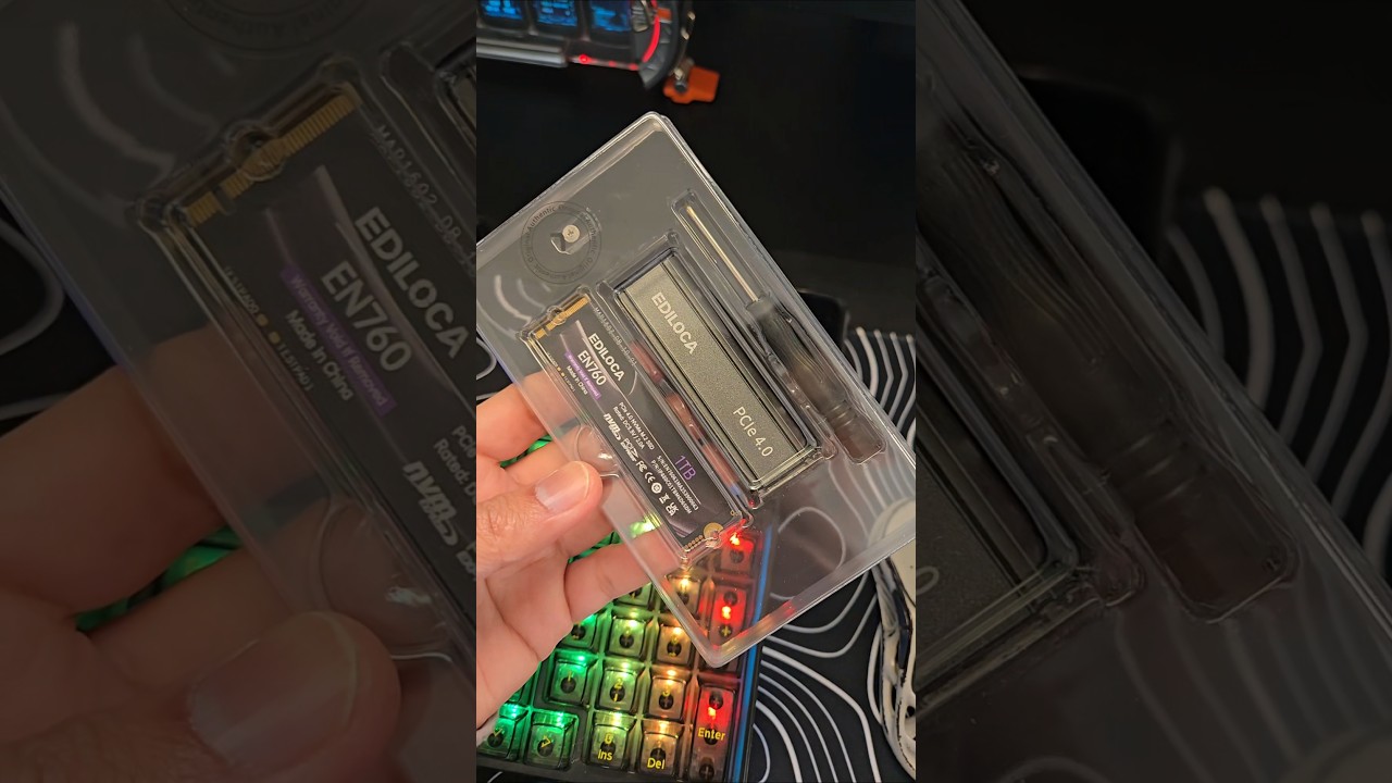 Как установить SSD на PS5 за 60 секунд 🎮 (4 ТБ памяти)