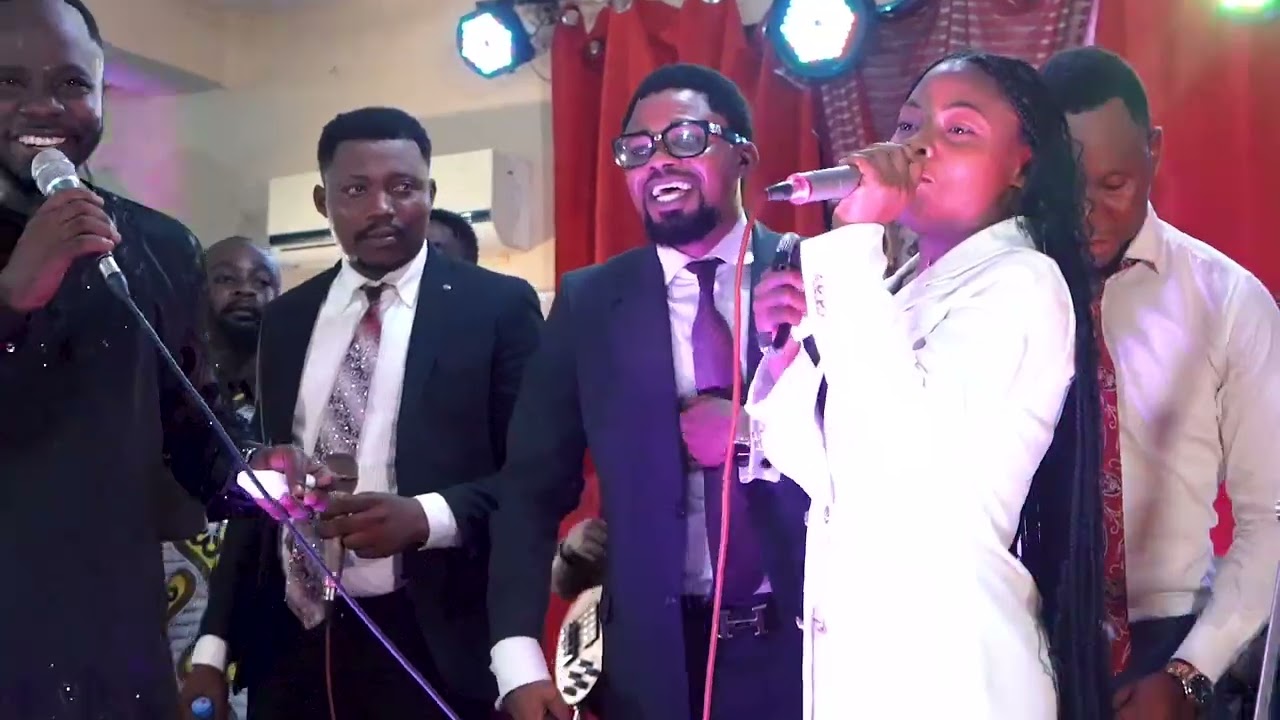 😭😭Fiston-Gloire Mamba, Ornella MUENZELA, Franck BUBA et Valery Tshibangu chantent avec les cœurs 😭😭