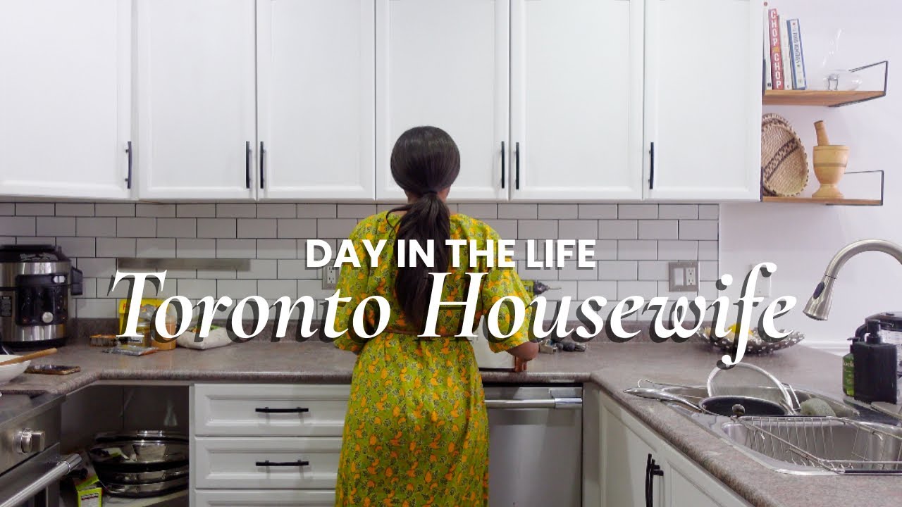 Living in Toronto | Kitchen Organization, Errands, Baking & Work from Home