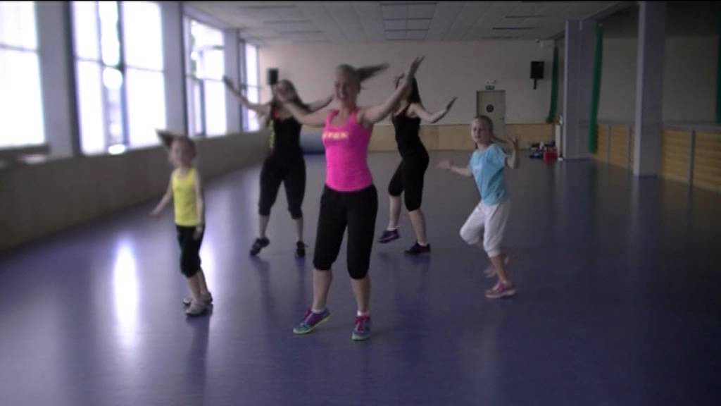 C Est La Vie Khaled Lucie Tvrdonova Youtube Zumba La Vie Youtube
