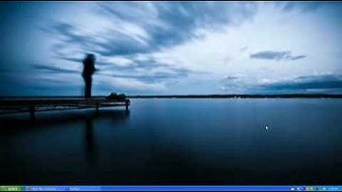 How To Hide Your Windows XP Desktop Icons