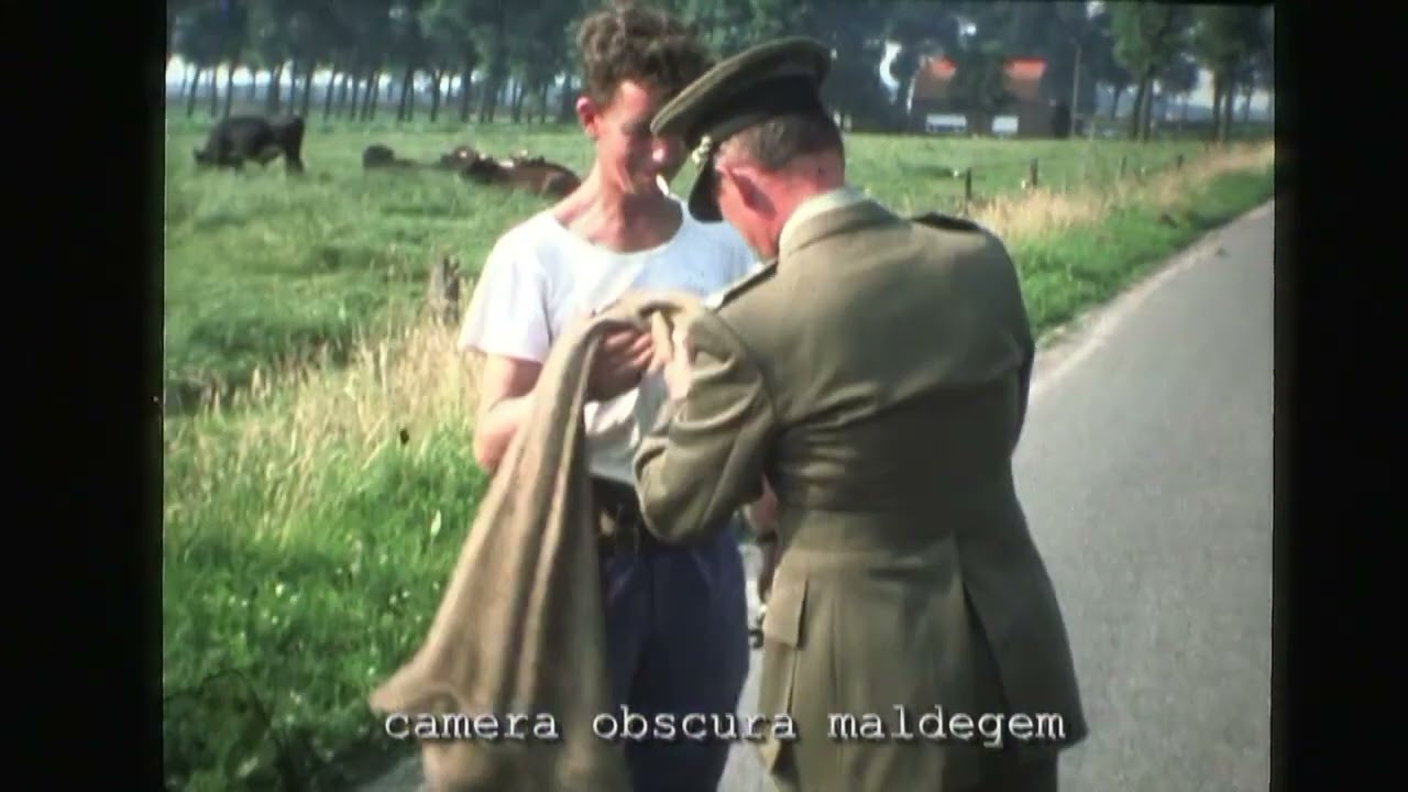 6900 Toen er op Moerhuize nog echte en plichtsgetrouwe douaniers waren./LF26