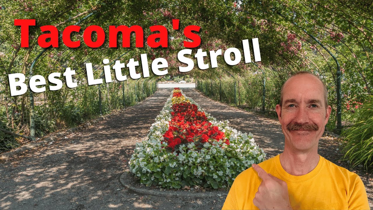 Easy Short Colorful Walk at Tacoma's Point Defiance Park