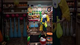 What a Mess!!! #juggler #jongleur #giocoleria #malabar #juggle