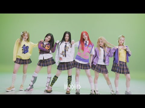 UNCHILD (언차일드) – ‘UNCHILD’ Dance Mirrored