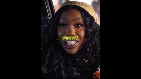 How SZA acts on set 😂🎬