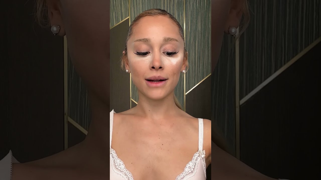 Ariana Grande S Button Nose Makeup Trick