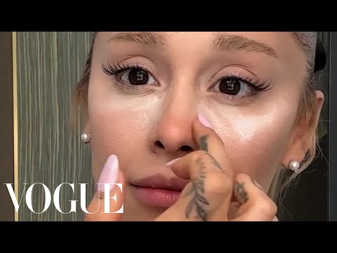 Ariana Grandes Button Nose Makeup Trick
