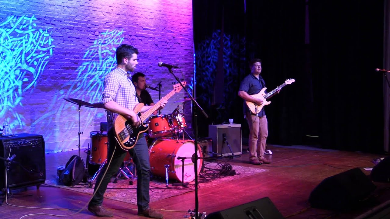 Buddy & The Squids: "Nubes Naranjas"