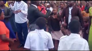 Ijoro rirakuze Burije Burahumanye Imana iti Ndabyanze Umuhanzi Nduwayezu Emmanuel/ Live Concert