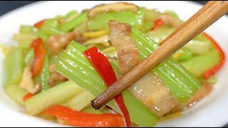 When frying celery, remember not to fry it directly in the pot, add two more steps,