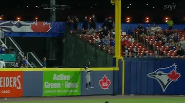 Aaron Judge Makes INSANE Home Run Robbing Catch | Yankee vs. Blue Jays (June 17, 2021)