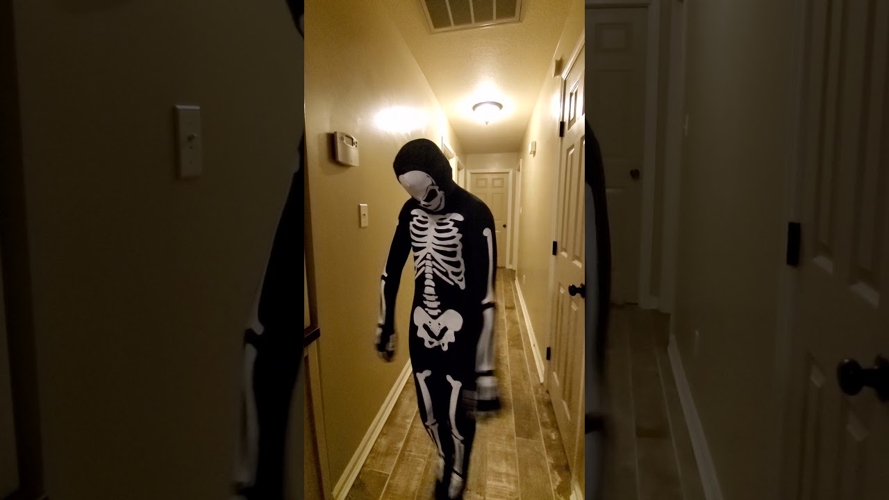 Spooky scary skeletons - YouTube