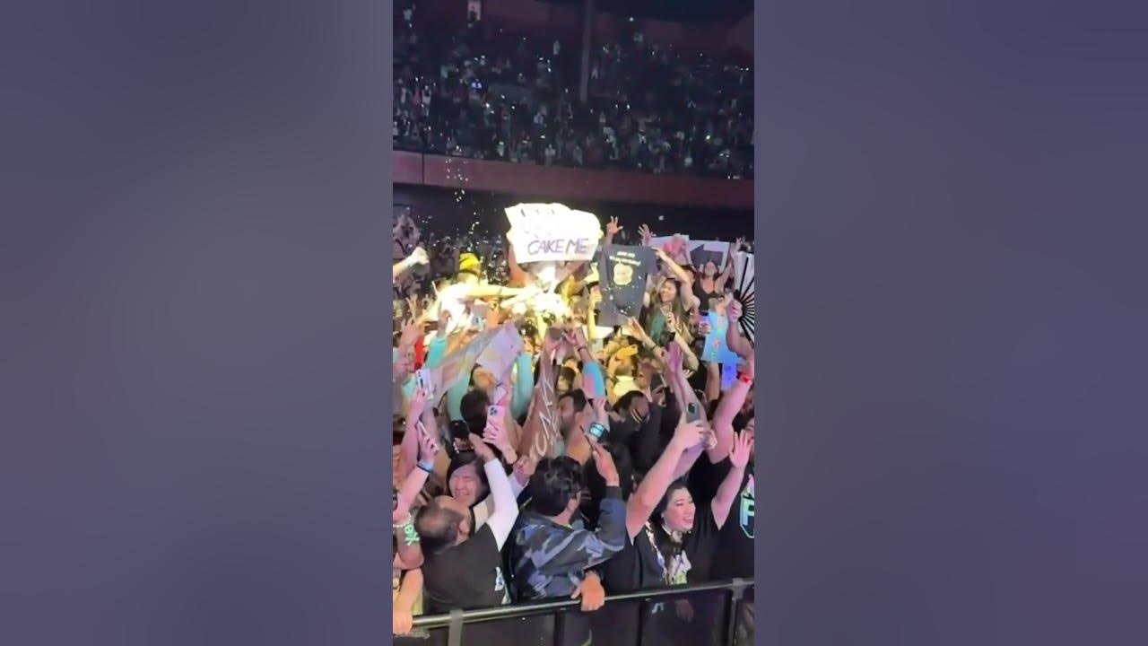 Steve Aoki's cake-throwing accuracy is unmatched| SPIN Steve Aoki's cake-throwing accuracy is unmatched| SPIN